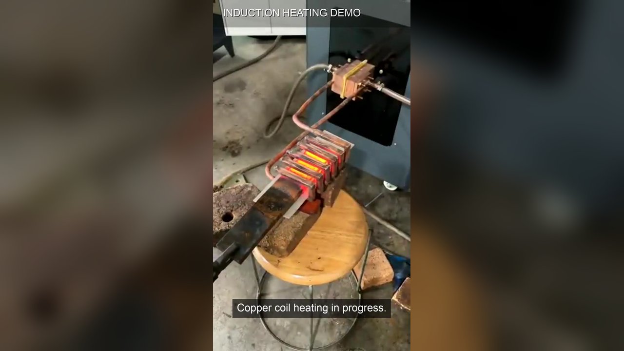 Machine de forgeage à induction haute fréquence pour le chauffage de barres métalliques, boulons et écrous avec composants principaux en acier pour moteur et pompe