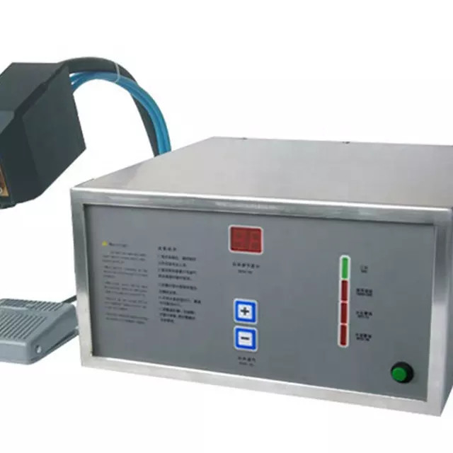 Machine à haute fréquence de chauffage par induction portative pour la petite décoration en métal de PCs