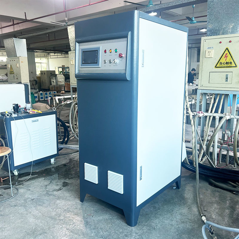 Forneau de fusion personnalisé en acier inoxydable pour la machine de chauffage par induction à ultra-haute fréquence avec une puissance de sortie de 60 kW