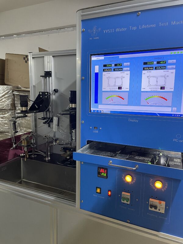 EN817 Testeur professionnel de la durée de vie des interrupteurs de robinets, circulation automatique de l'eau avec chauffage, essai simultané à deux stations pour évaluer la durabilité du robinet